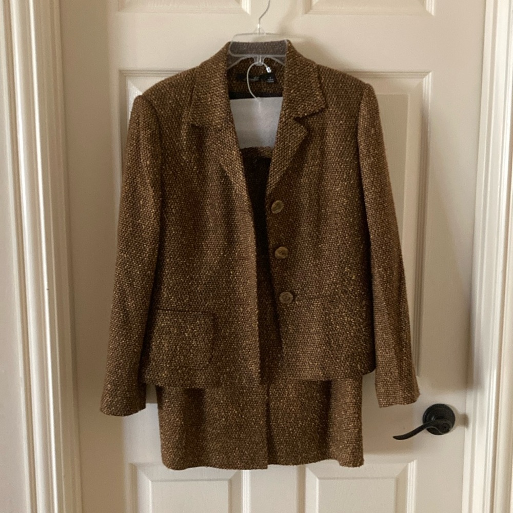 Essentials by Milano Vintage Skirt Suit Set Tweed Style Size 8 Brown Black NWT